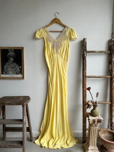 1940s Yellow Lace Cap Sleeve Dress (M)