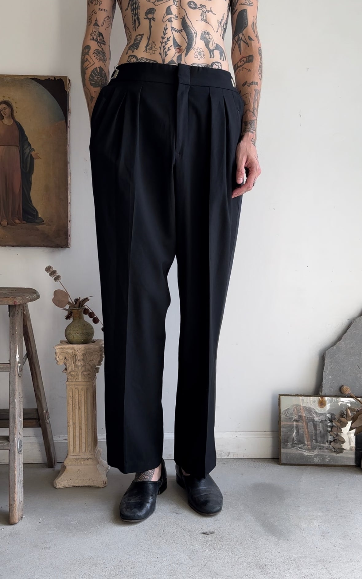 1980s Clasp Pleated Trousers (32 x 32)