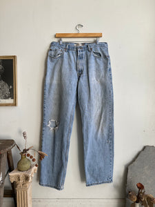 1990s Thrashed Relaxed Fit Levi's 550 (36 x 31)