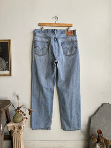 1990s Thrashed Relaxed Fit Levi's 550 (36 x 31)