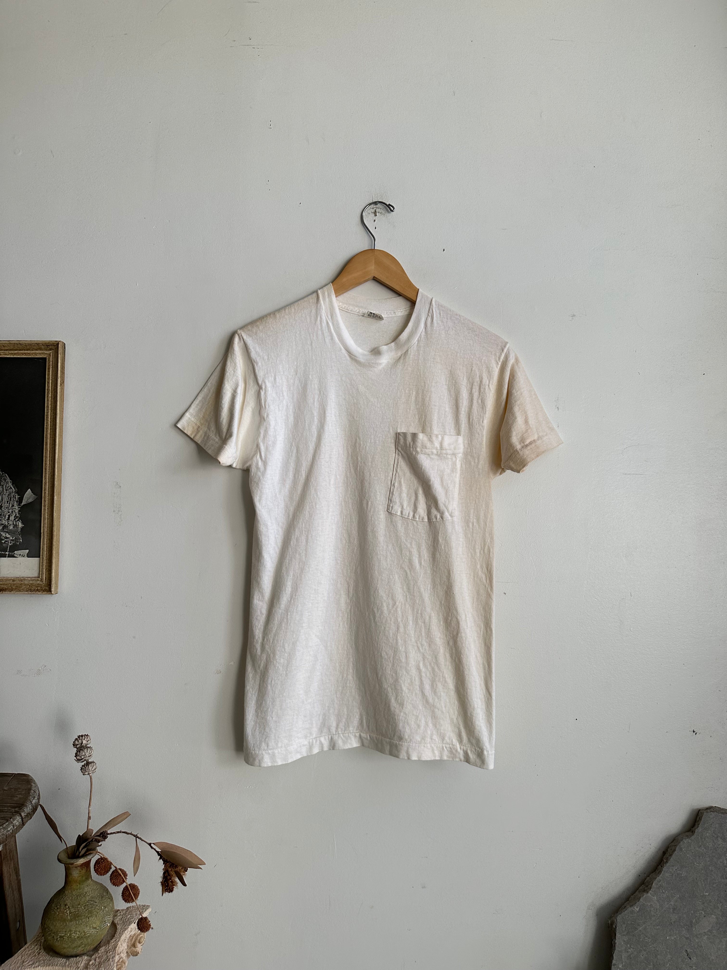 1980s Fruit of the Loom Pocket Tee (S/M)