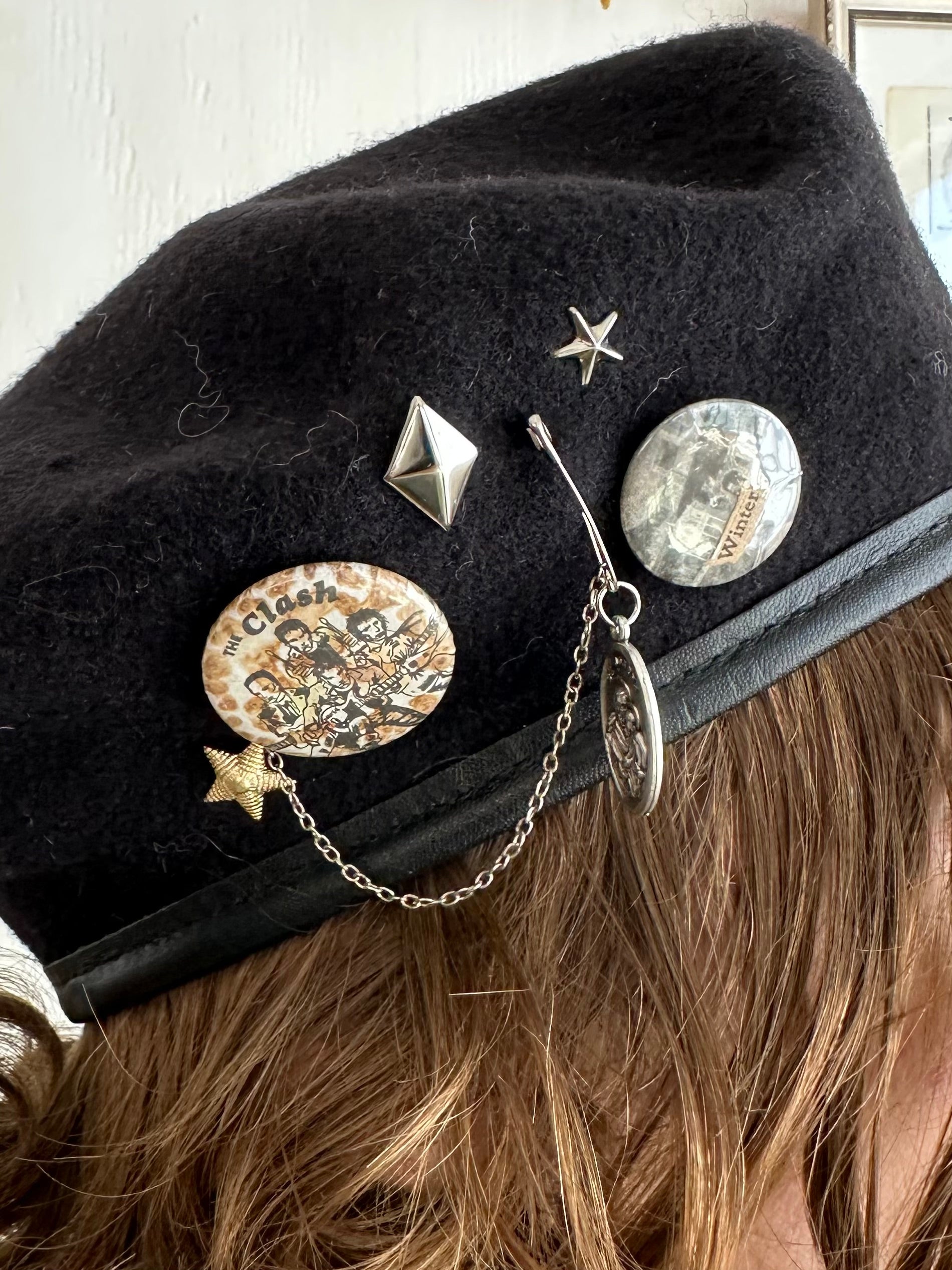 Vintage Beret W/ Pins (7)