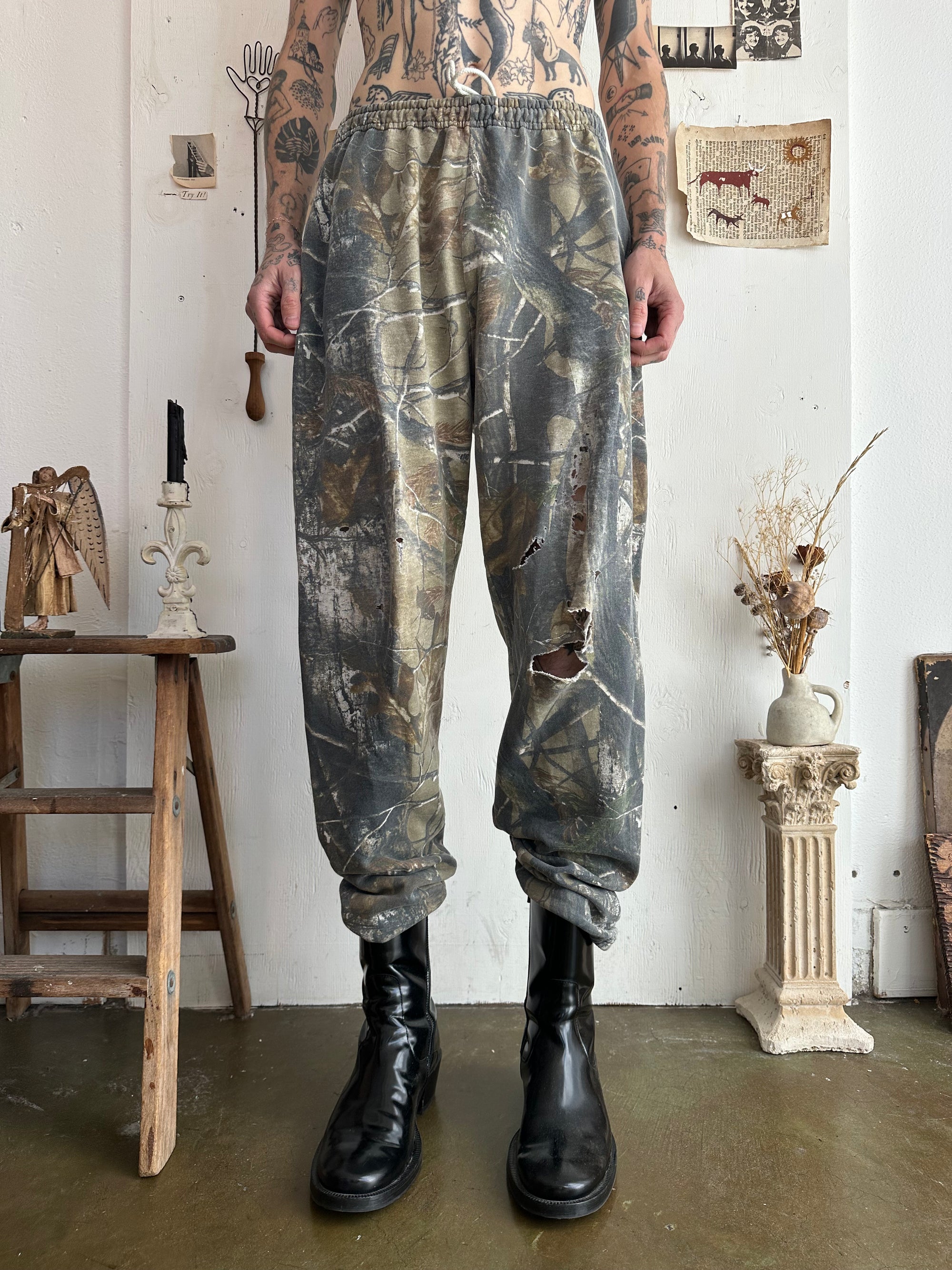 1980s Thrashed Real Tree Camo Sweats