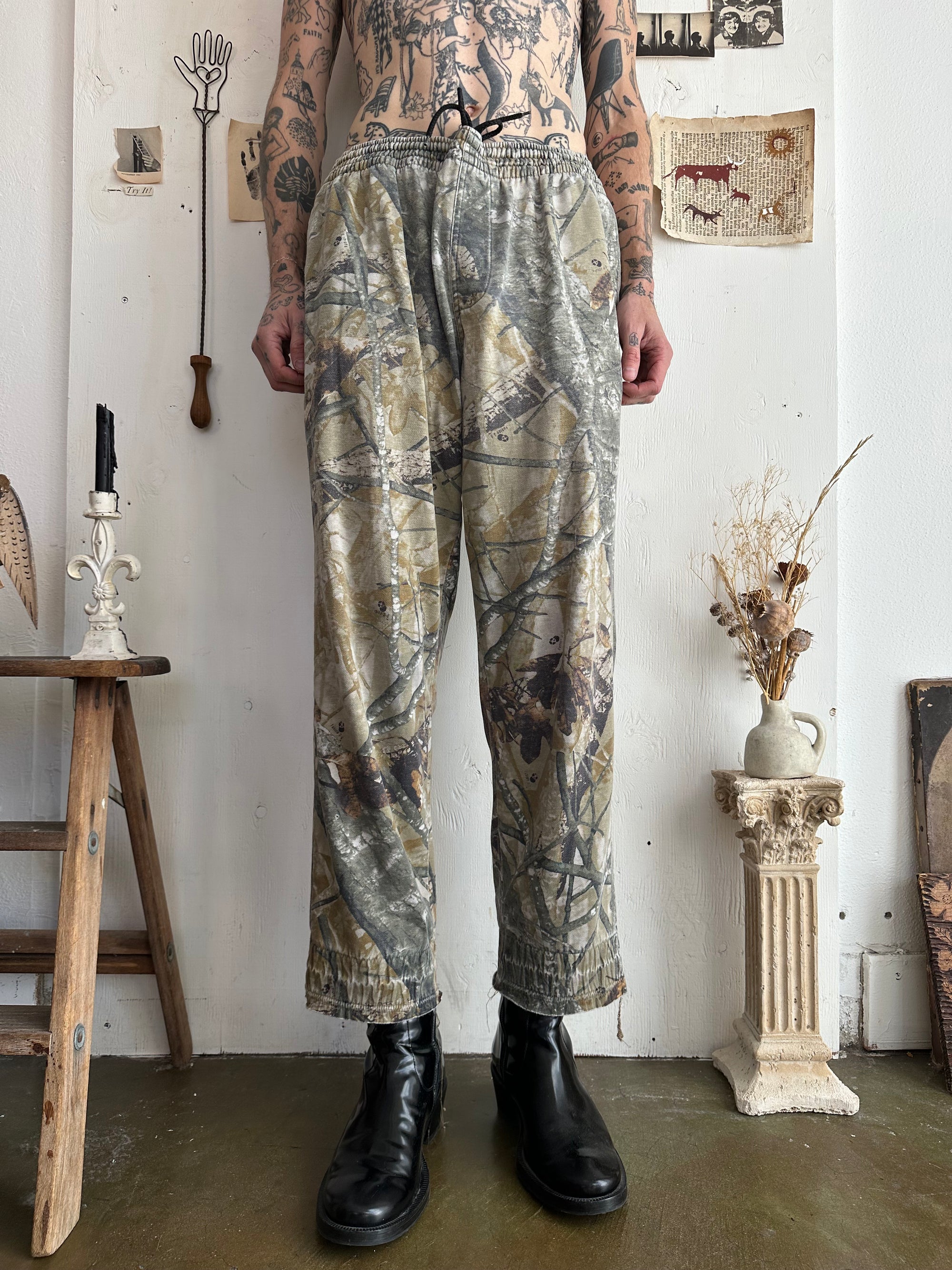 1990s Well Worn Baggy Real Tree Camo Sweats