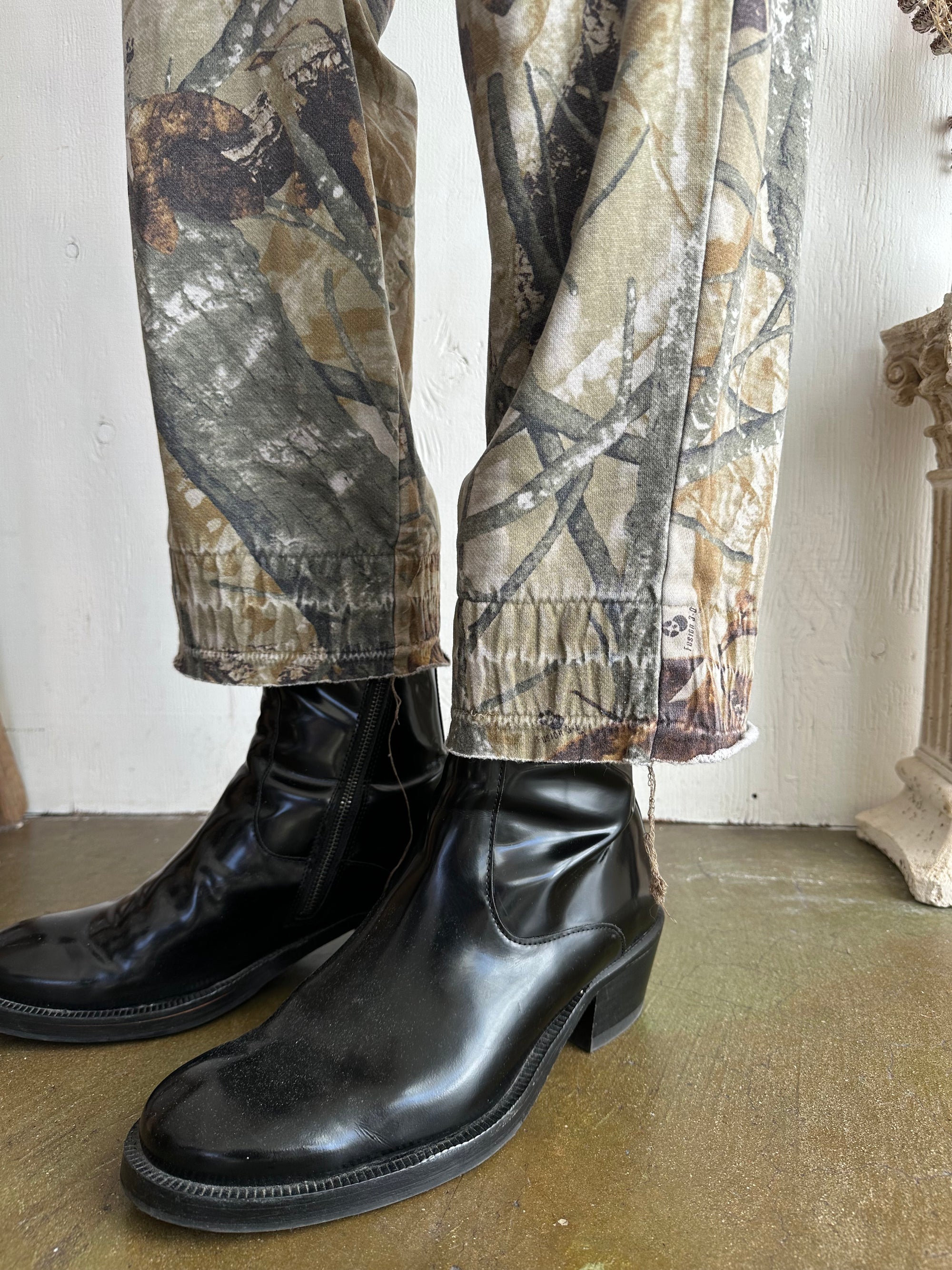 1990s Well Worn Baggy Real Tree Camo Sweats