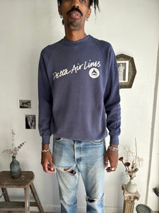 1990s Sunfaded Delta Airlines Sweatshirt (L)