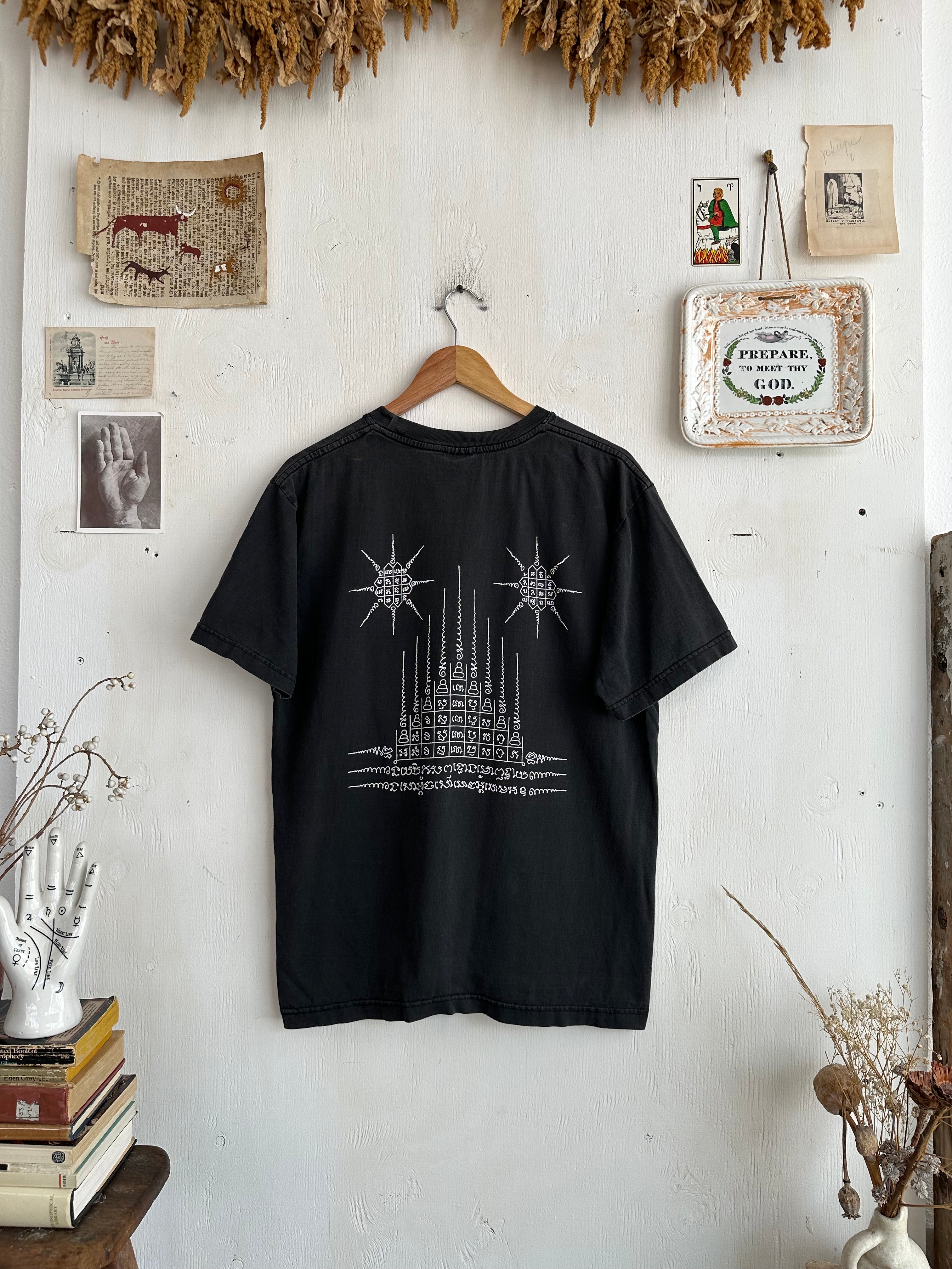 1990s Faded Thai Ceremonial Tattoo T-Shirt (Boxy M/L)