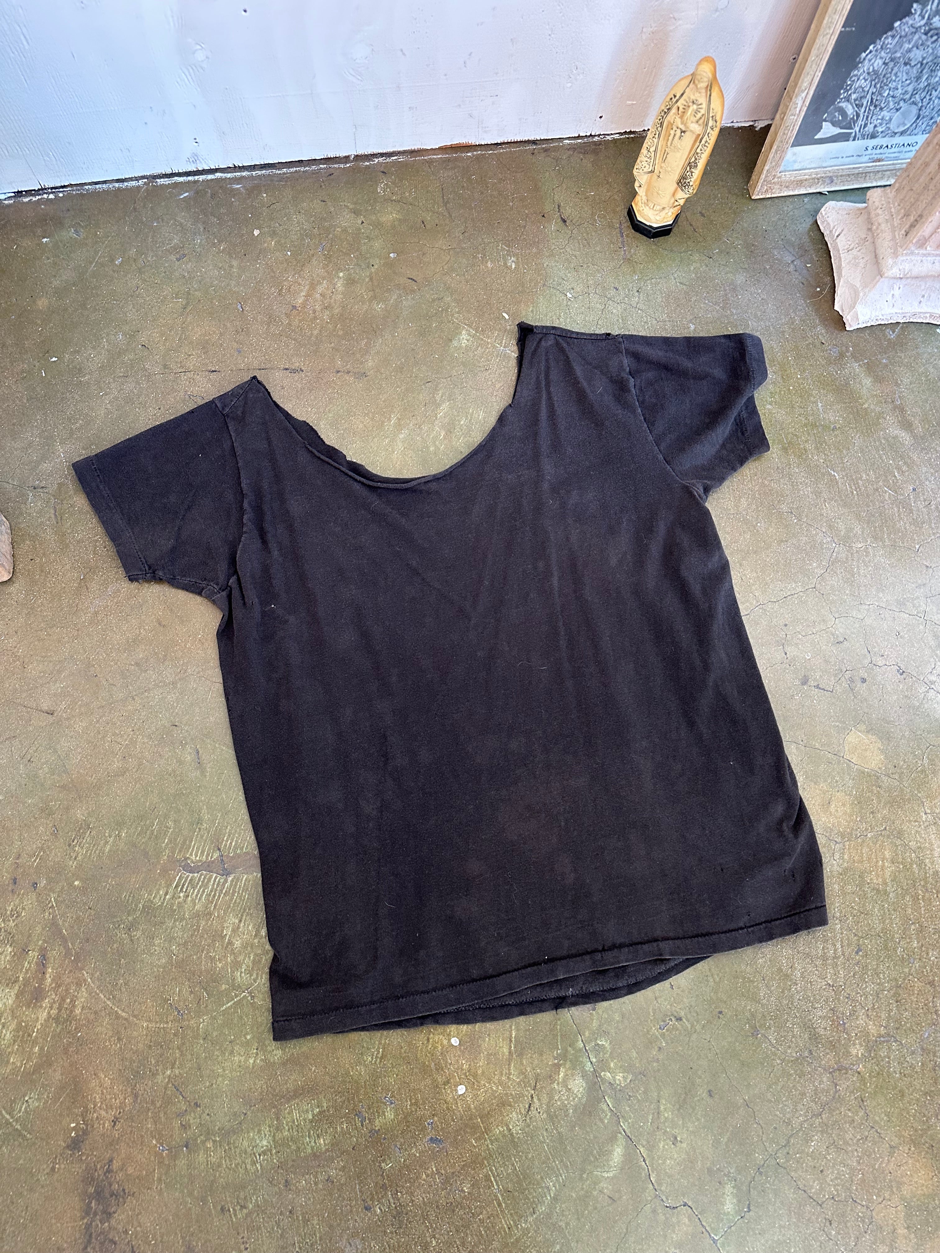 1970s Chopped Neck Real Faces T-Shirt (Boxy M)