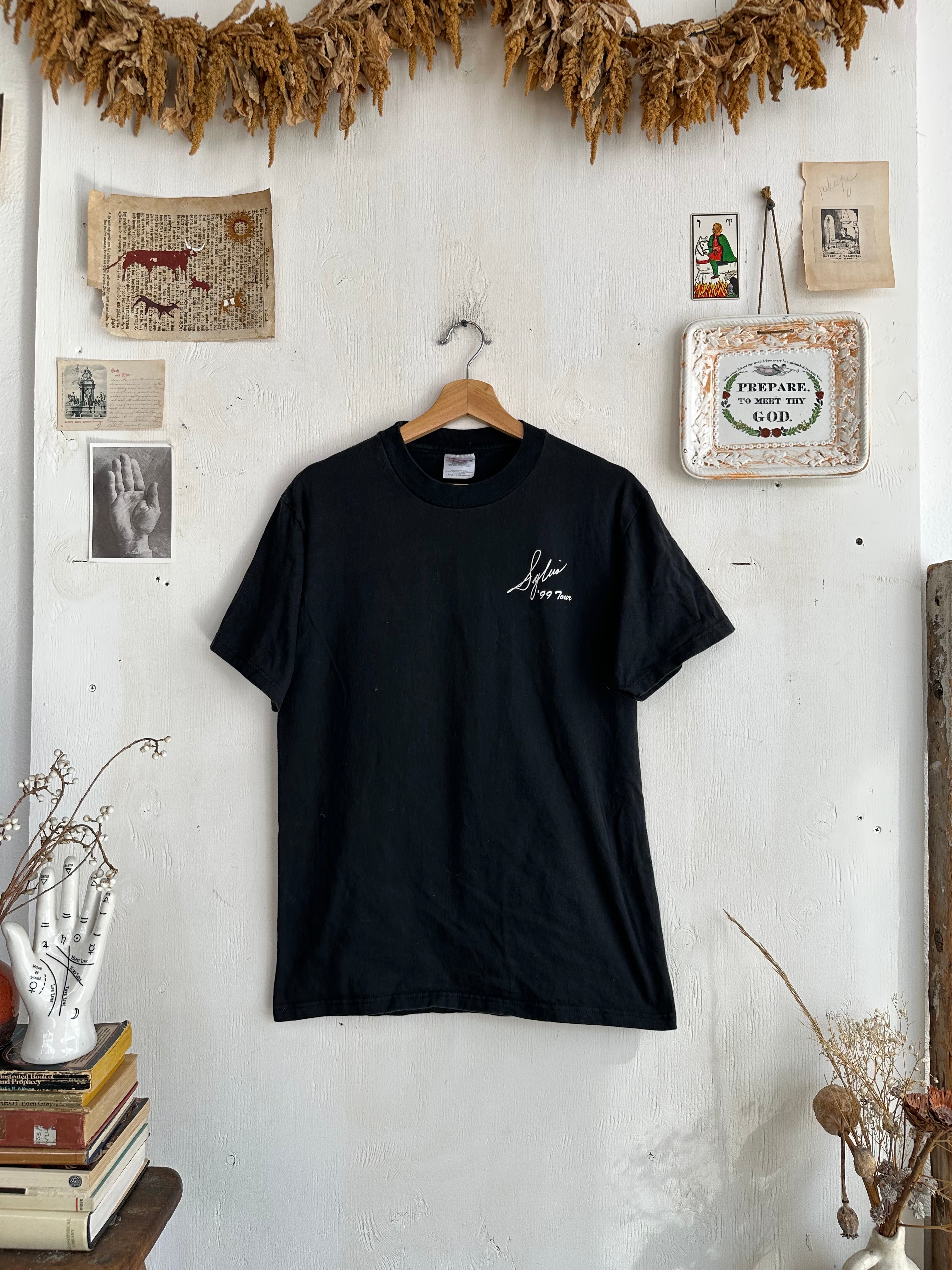 1999 Sylvia Psychic/Medium Portrait T-Shirt (M)