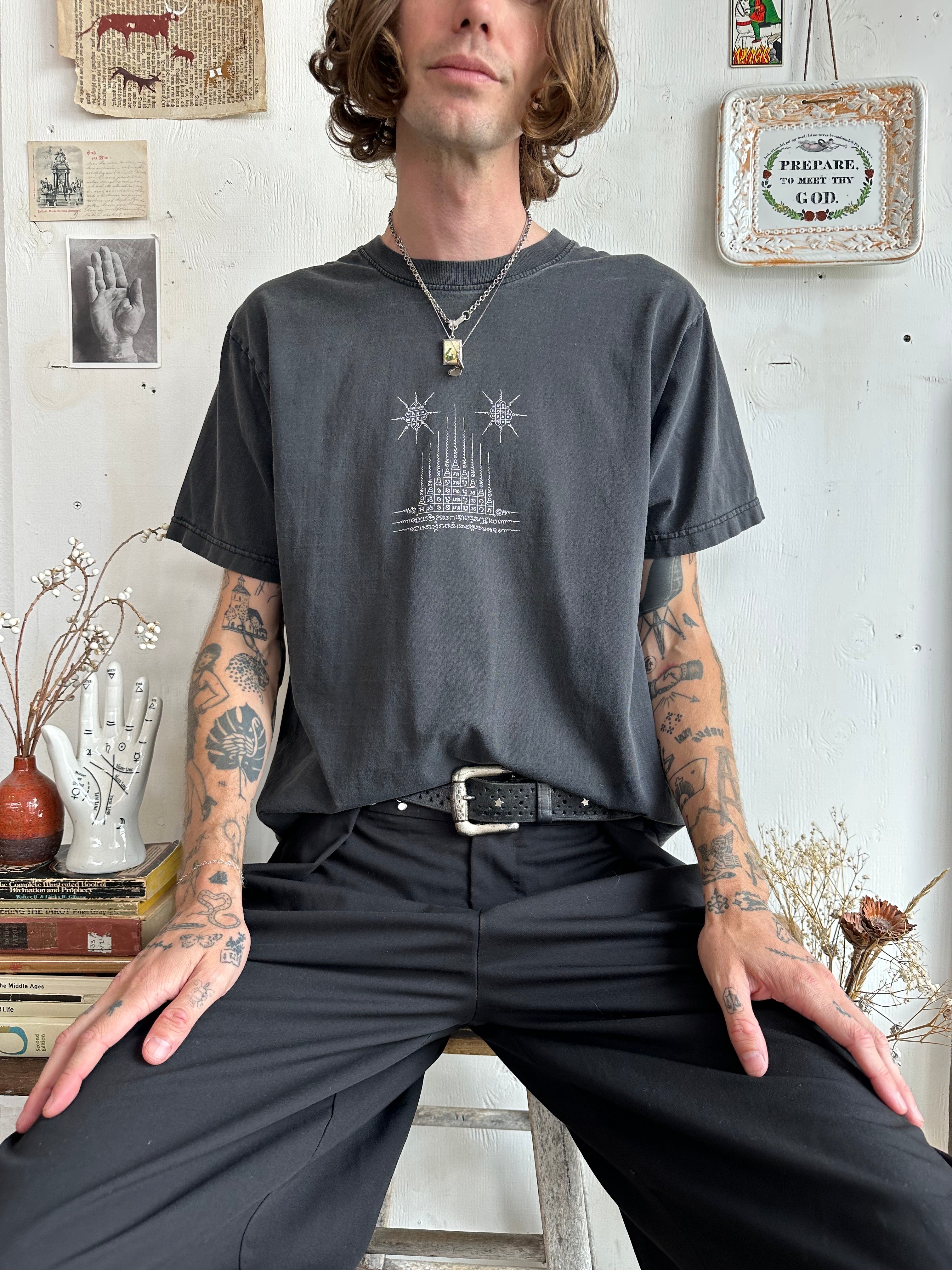 1990s Faded Thai Ceremonial Tattoo T-Shirt (Boxy M/L)