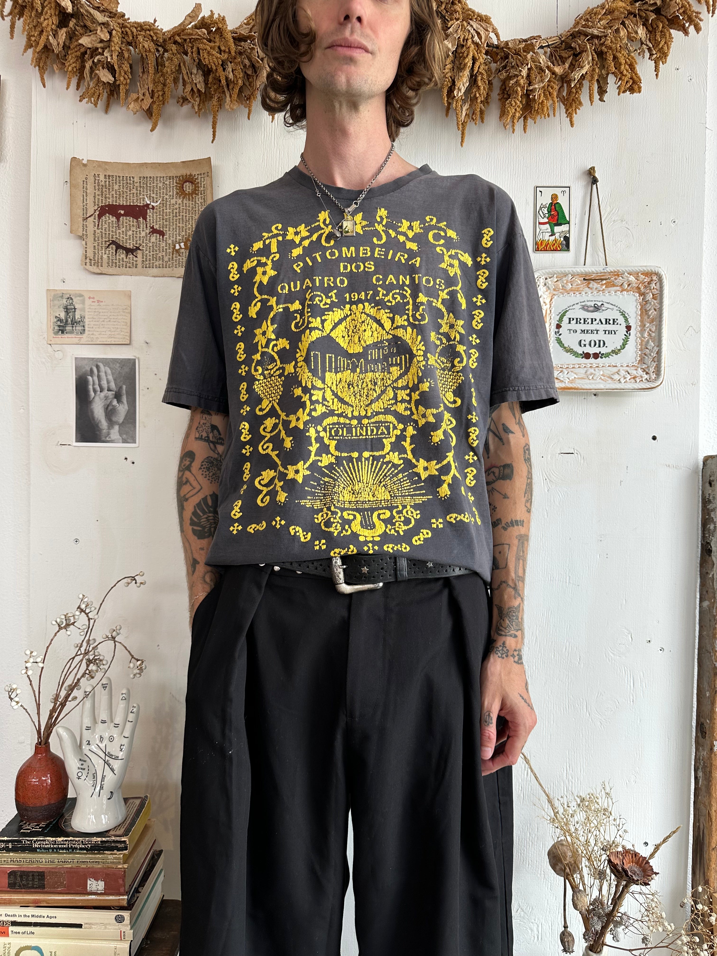 2004 Sunfaded Carnival T-Shirt (L)