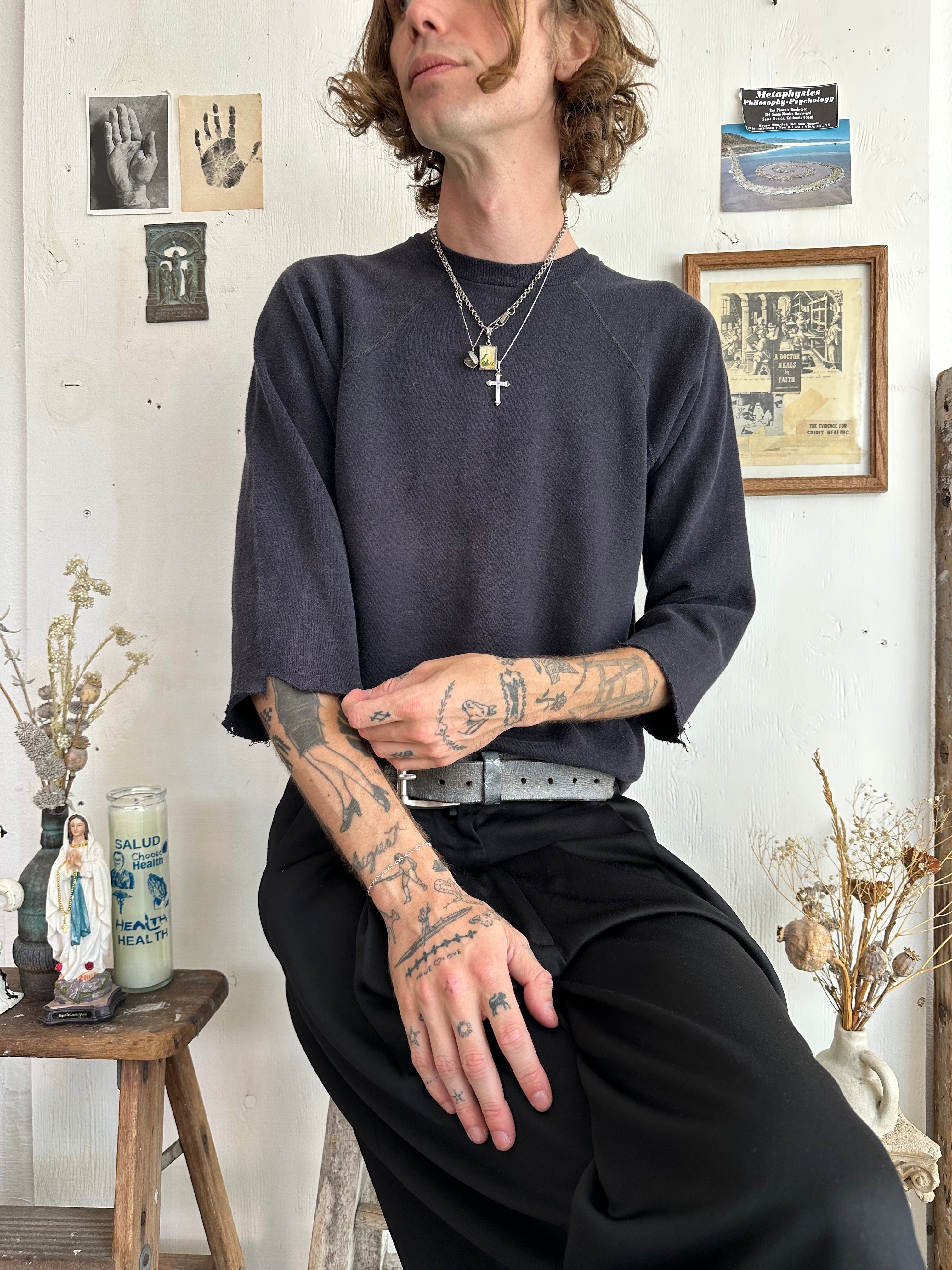 1980s Chopped Sleeve Sweatshirt (Boxy S)