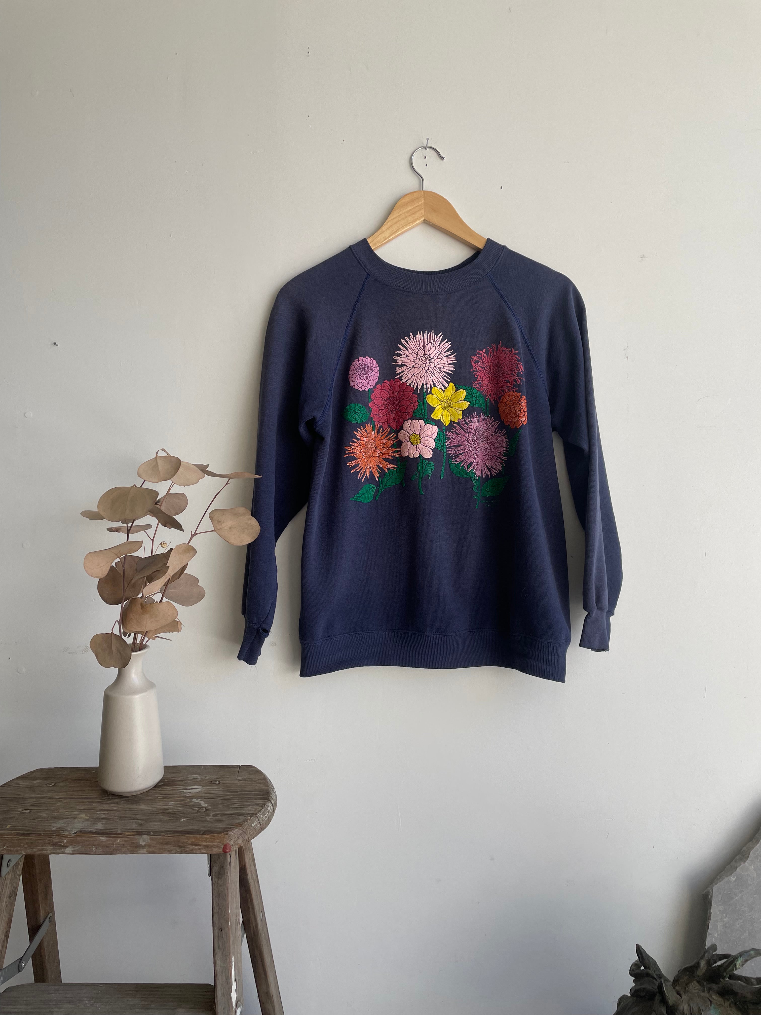 1990s Flower Sweatshirt (M)