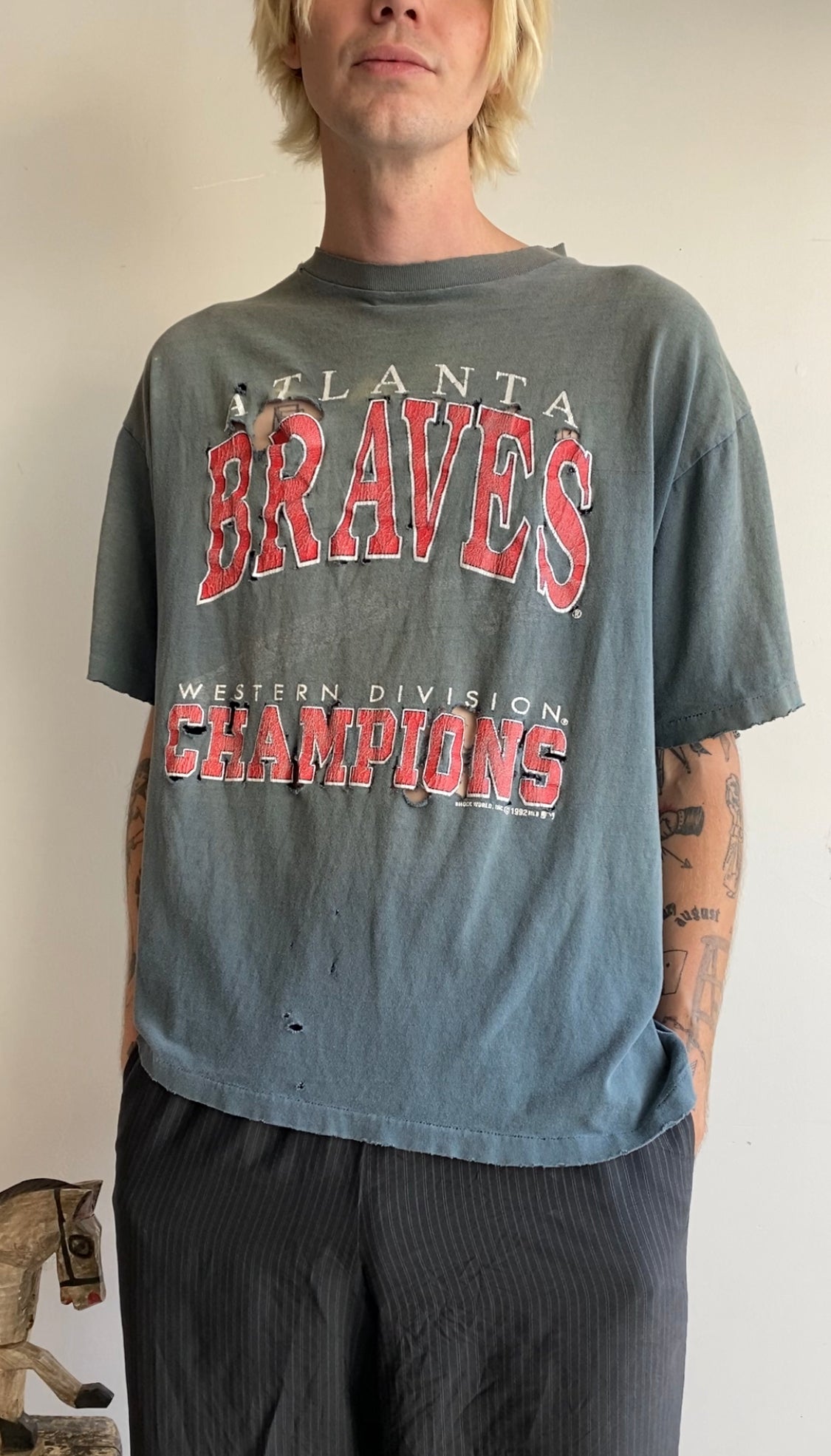 1990s Thrashed Atlanta Braves T-Shirt (Boxy L)