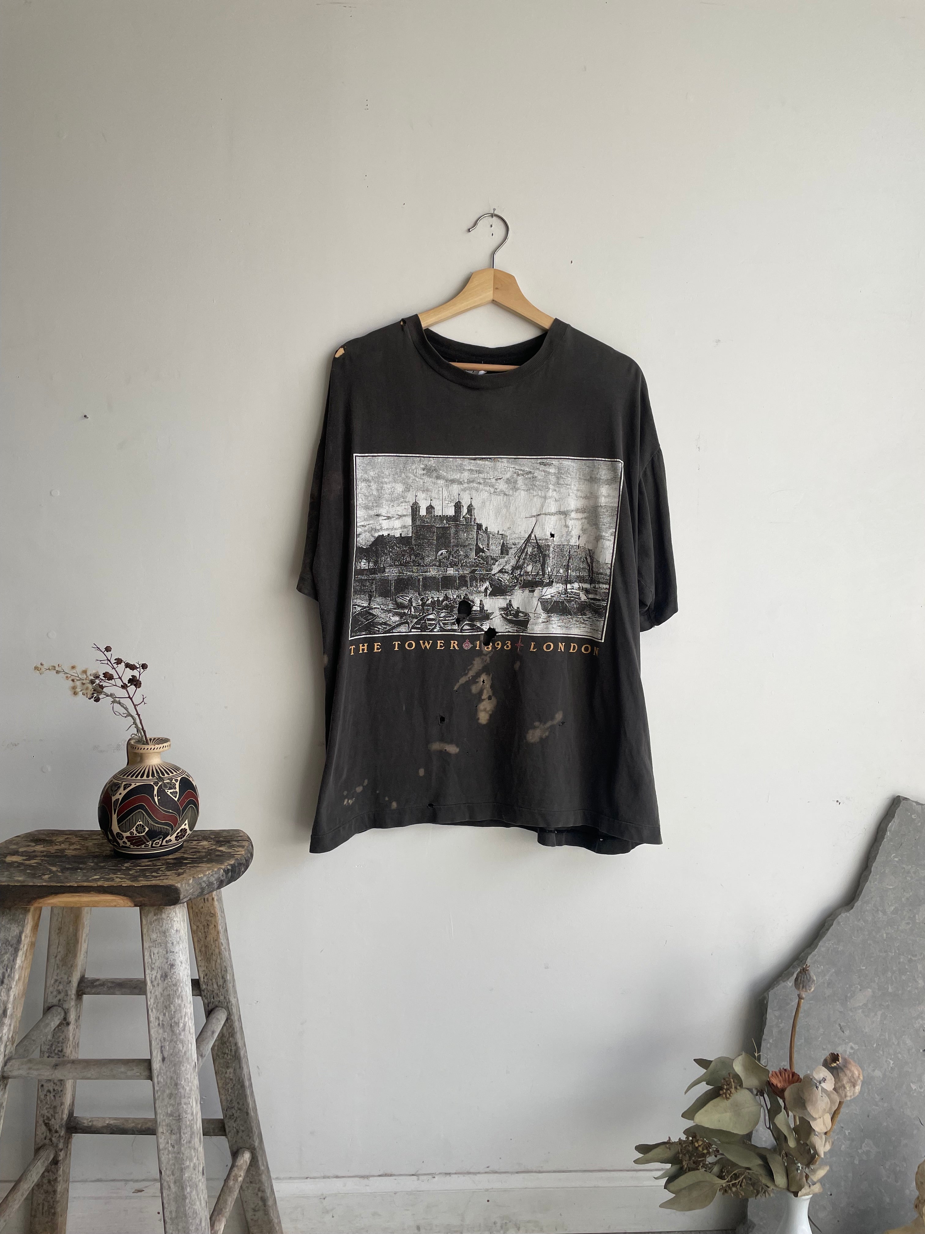 1980s Thrashed London Tower T-Shirt (Boxy XL)