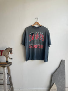 1990s Thrashed Atlanta Braves T-Shirt (Boxy L)